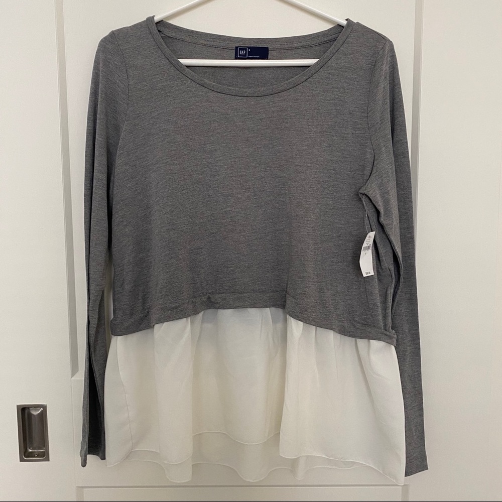 GAP Top (Dark Heather Gray / White)